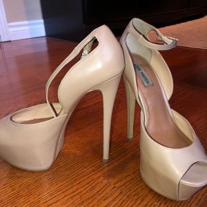 STEVE MADDEN PUMP HEELS